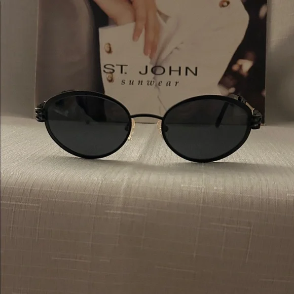 St. John Elegant Black Oval Sunglasses. S-522 BLk - Picture 1 of 6